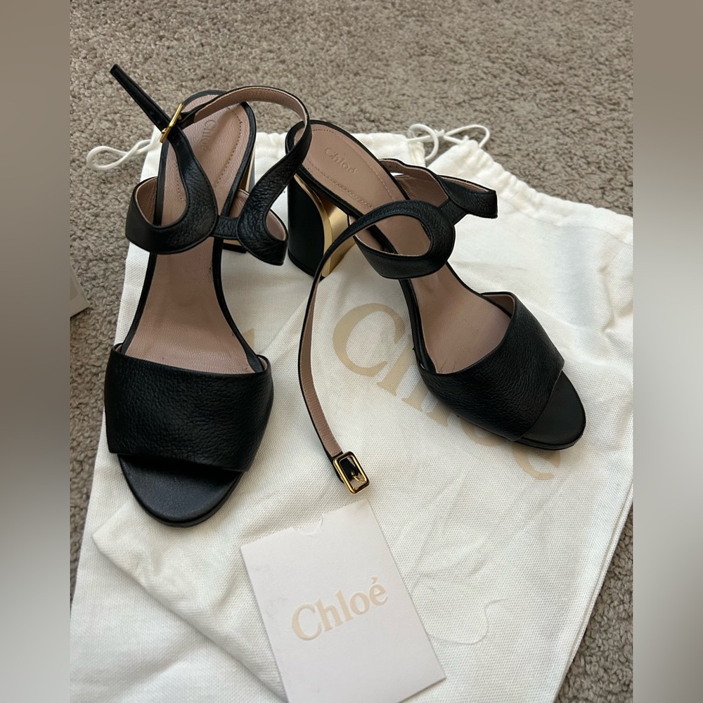 Chloé black leather and gold heel